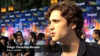 Entrevista a Diego Boneta en World of Color Para Todos magazine