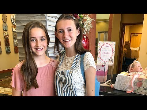 meeting-kelli-maple-at-rose-doll-show-expo-2019-|-baby-shower---day-1