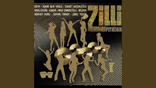 Dünya Dönüyor (Atlı Karınca) Resimi