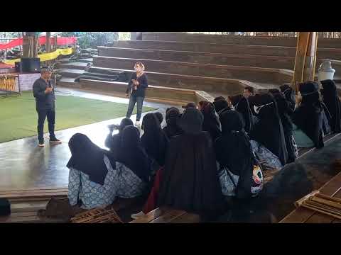 Pengunjung Saung Angklung Udjo Mulai Mengalir, Siswa Kaltim Bertanya