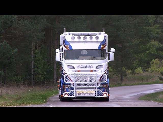 Scania V8 trucks! Loud pipes! class=