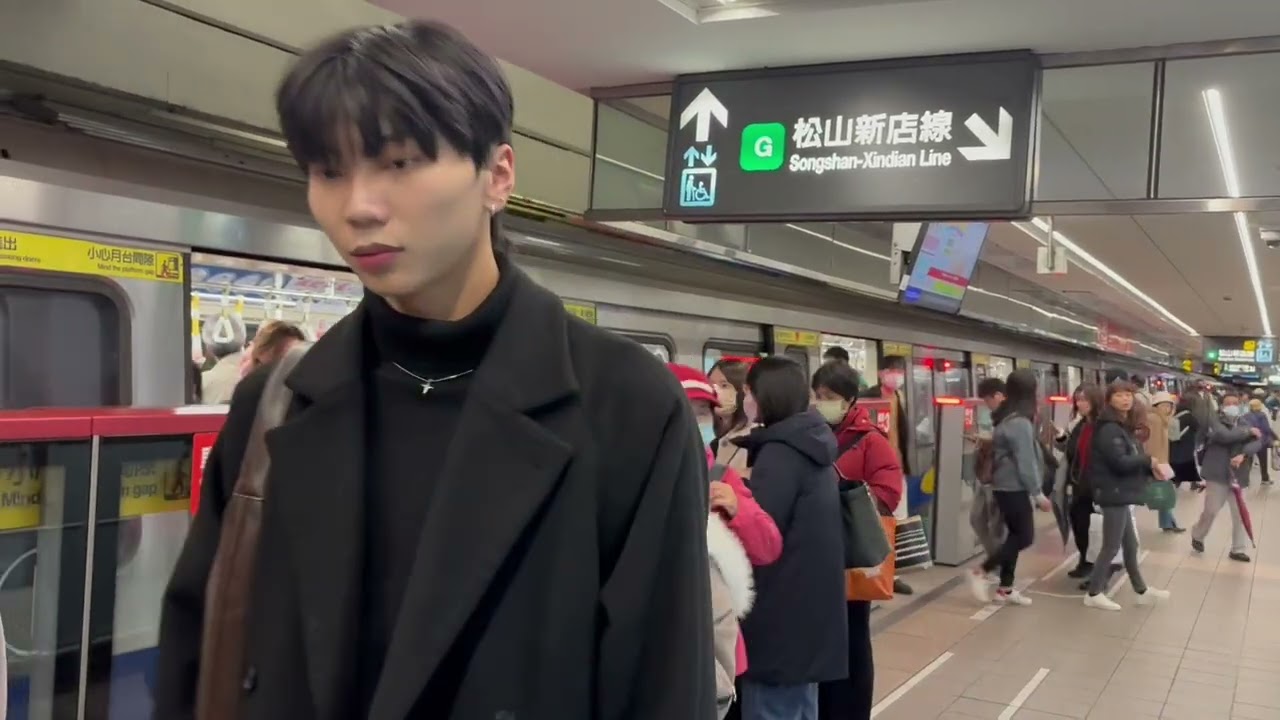 台北捷運淡水信義線尖峰時段景象|| Taipei Metro Rush Hour Action - Tamsui-Xinyi Line (Red Line)