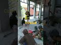 tetaplah bersyukur ... kerja apapun yang penting halal ... demi cuan untuk keluarga di rumah