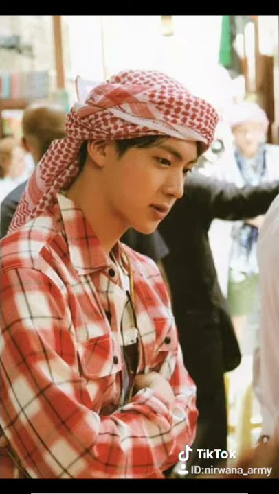 Jin bentar lagi udh mau wamil sedih banget deh tapi itu udh kewajiban dia semoga kamu baik baik saja