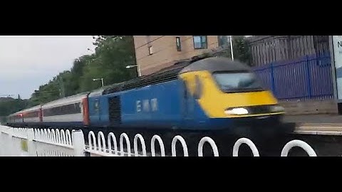 EMR Angel HST set at Elstree and Borehamwood