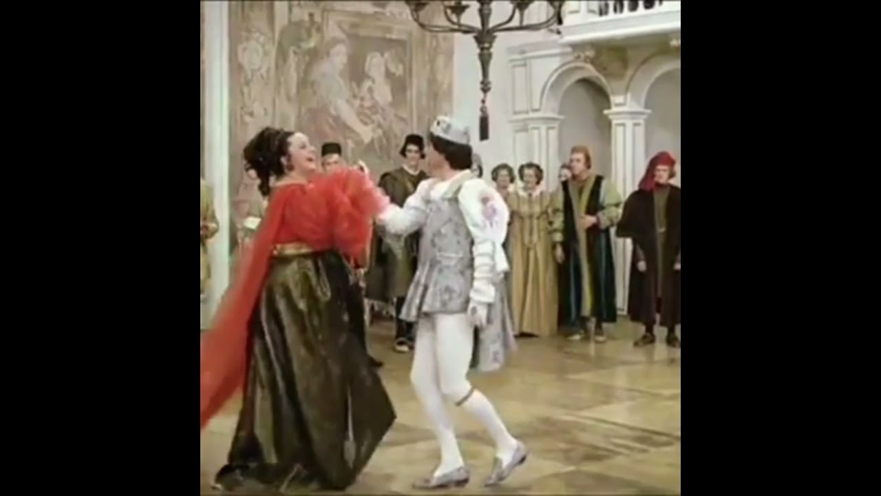 ballkleid drei haselnüsse für aschenbrödel