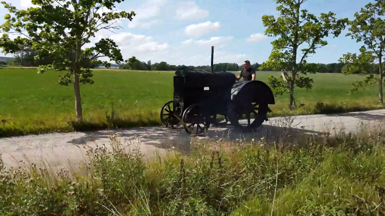 Munktells 30 hot bulb semi diesel tractor drive by