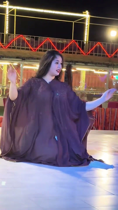Mesmerizing Belly Dance: A Desert Safari Experience #shorts #dubai #dance