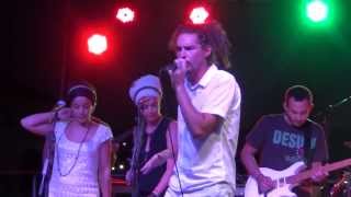 Flowya - The Roots - Zion Train (live)