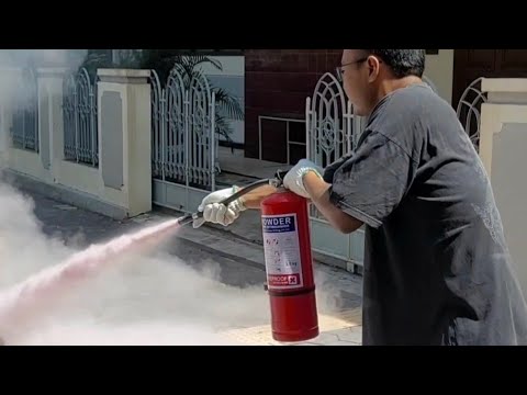 Cara Memadamkan Api: Romo dan Frater Belajar - YouTube
