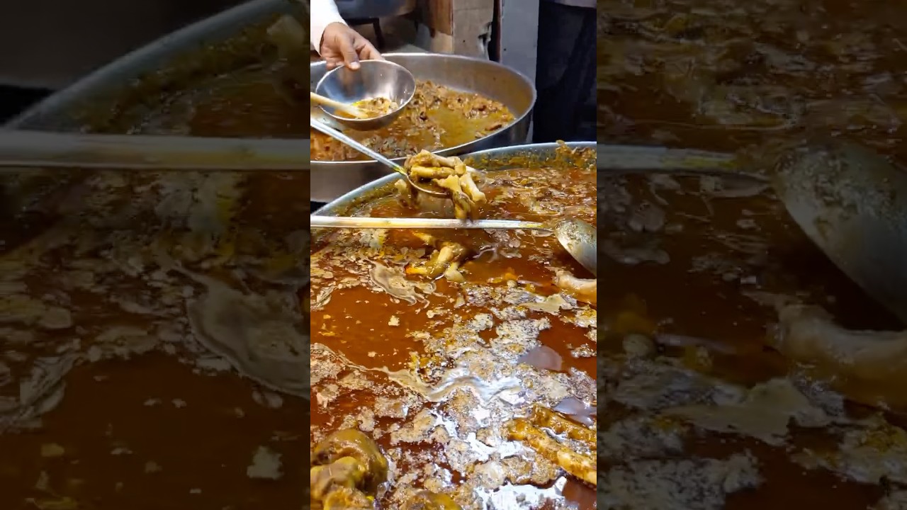 Akbar Bong Paye Hug Paye Farosh STreet food 