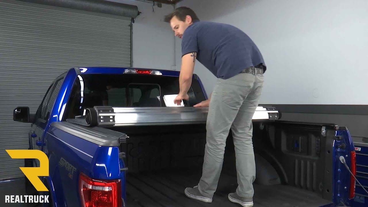 How To Install Gator Hr1 Tonneau Cover On A 2017 Ford F 150 Youtube