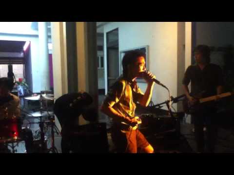 ลืมไปก่อน Cover - Tony Phee&Q Flure Part 3/8 (Live) at จุฬา