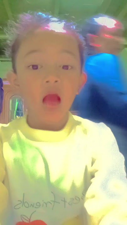 Maaf ada mama aku yang pake baju biru tua😁😁