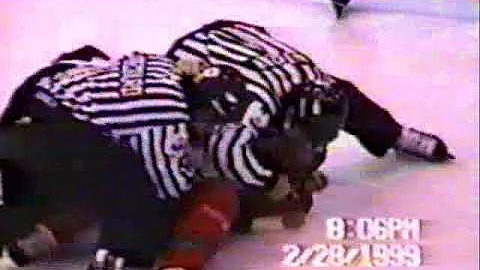 Trevor Ettinger vs Martin Grenier LHJMQ 28 02 99