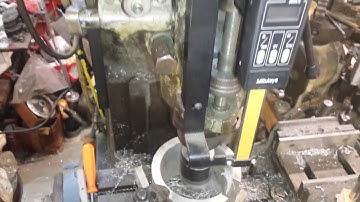 A quick video of my old round ram Bridgeport doing a simple boring operation