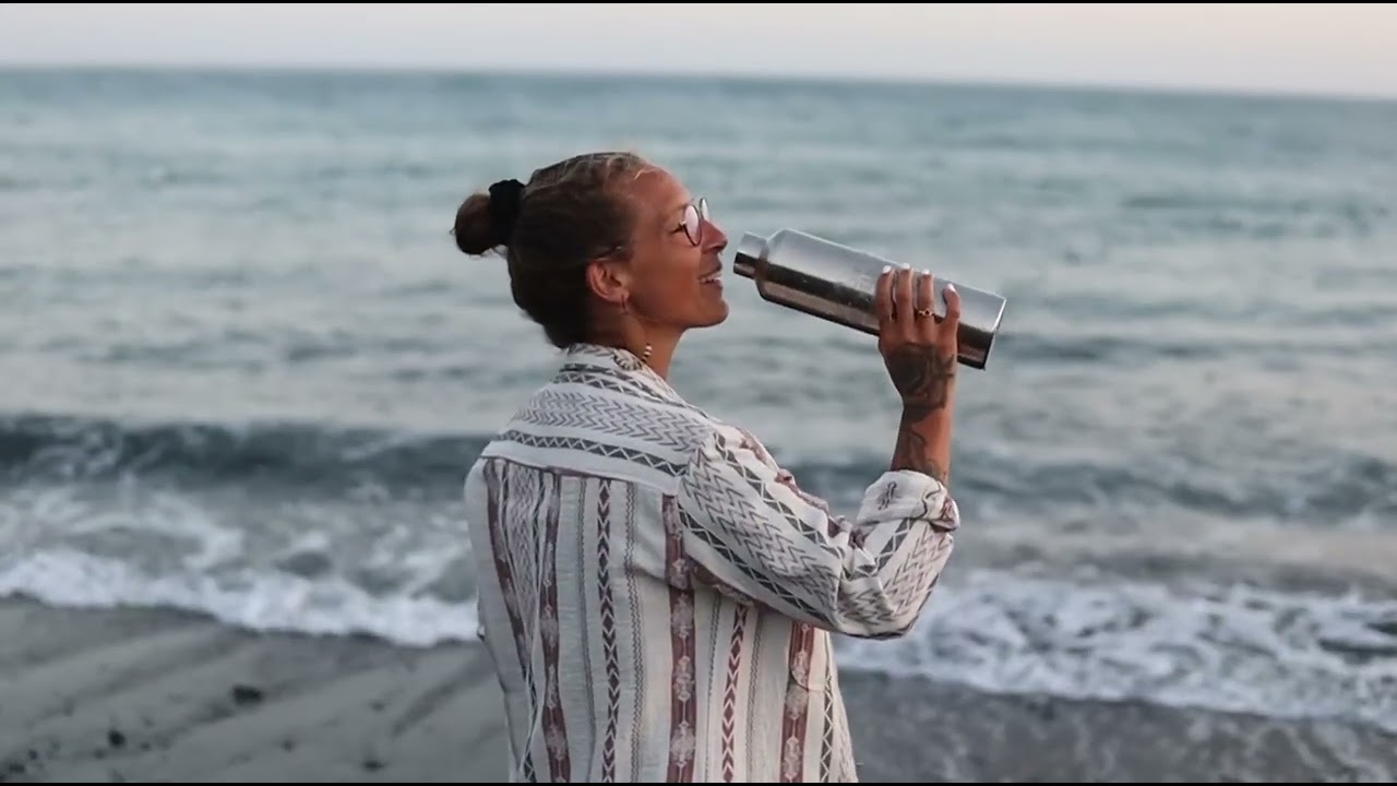 BJPKPK Isolierte Edelstahl-Wasserflasche 750ml – Hält 24h Kalt, 12h Heiß – BPA-frei, Auslaufsicher