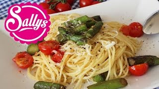 Spaghetti mit grünem Spargel und Cherry Tomaten / veggie / Sallys Welt