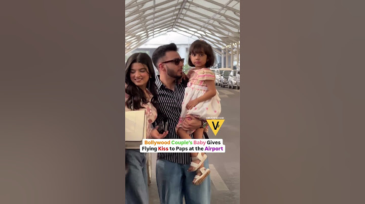 Bollywood Couple’s baby gives flying kiss to the paps at the airport ❤️#mumbai #delhi #viralbhayani