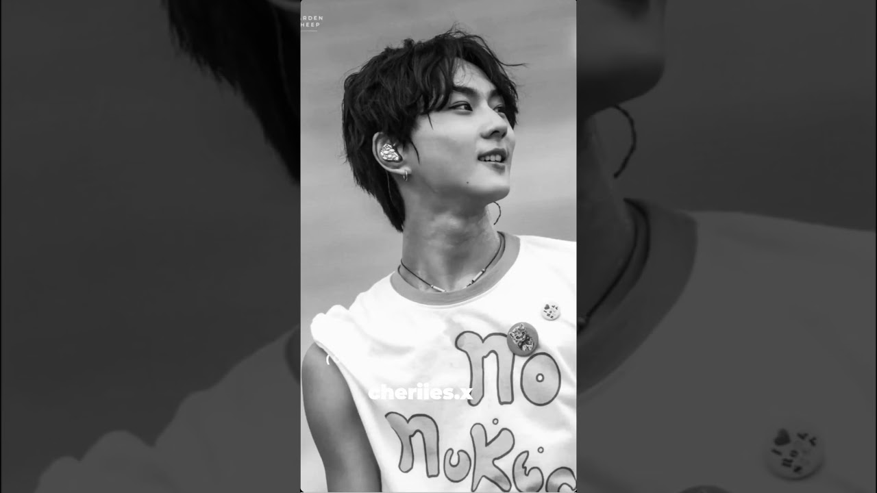 Cute jungwon is okay but this wet hair jungwon is just 😮‍💨❤️‍🔥  #jungwon #enhypen #youtubeshorts