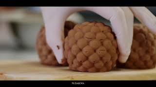 Petit Gâteau Perfection: Dive into the Heart of This Molten Delight