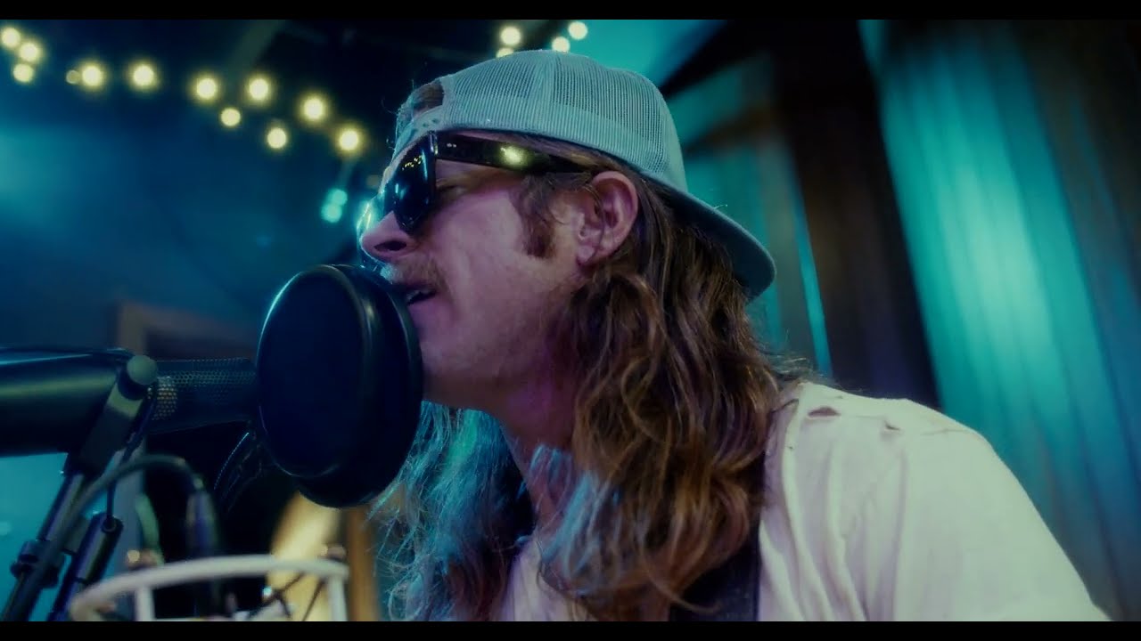 Chris Bo Jones - Free  (Live at Lunar Manor)