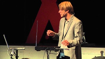 The Inspirational Qualities of Misunderstandings: Jan Klug at TEDxHanzeUniversity