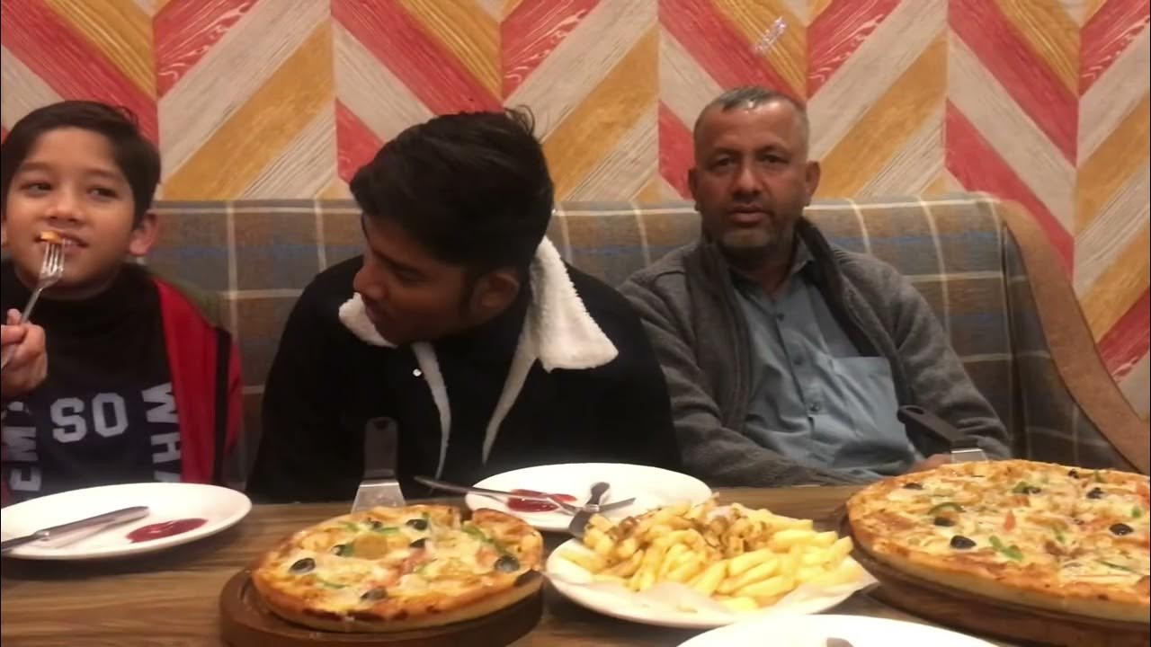 Kharian ajwa bakers pe pizza dinner YouTube