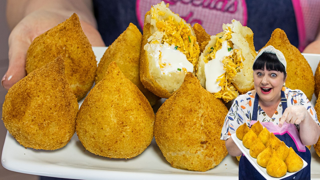 COXINHA DE FRANGO COM REQUEIJÃO SEQUINHA POR FORA, MACIA E CREMOSA POR DENTRO