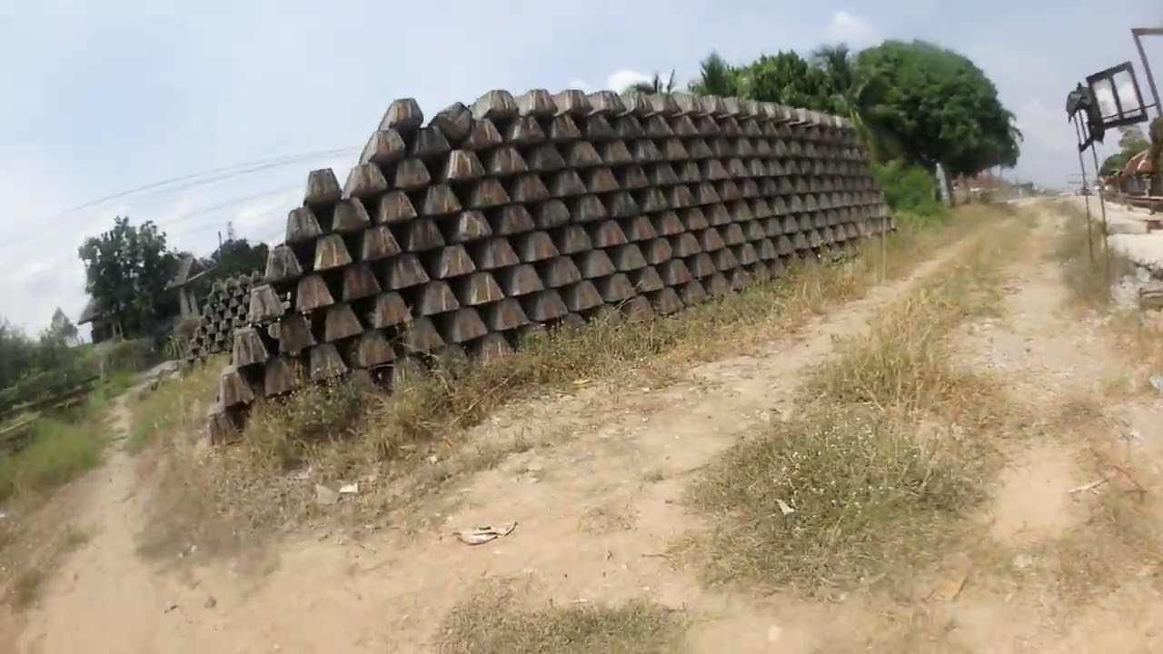 Prachuap Khiri Khan  🇹🇭 — Uncut Walking Through Thailand part 2