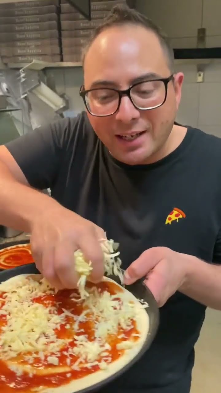 Pizza mit Käse unten oder oben ? - YouTube