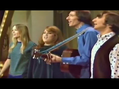 California Dreamin' - The Mamas & The Papas 