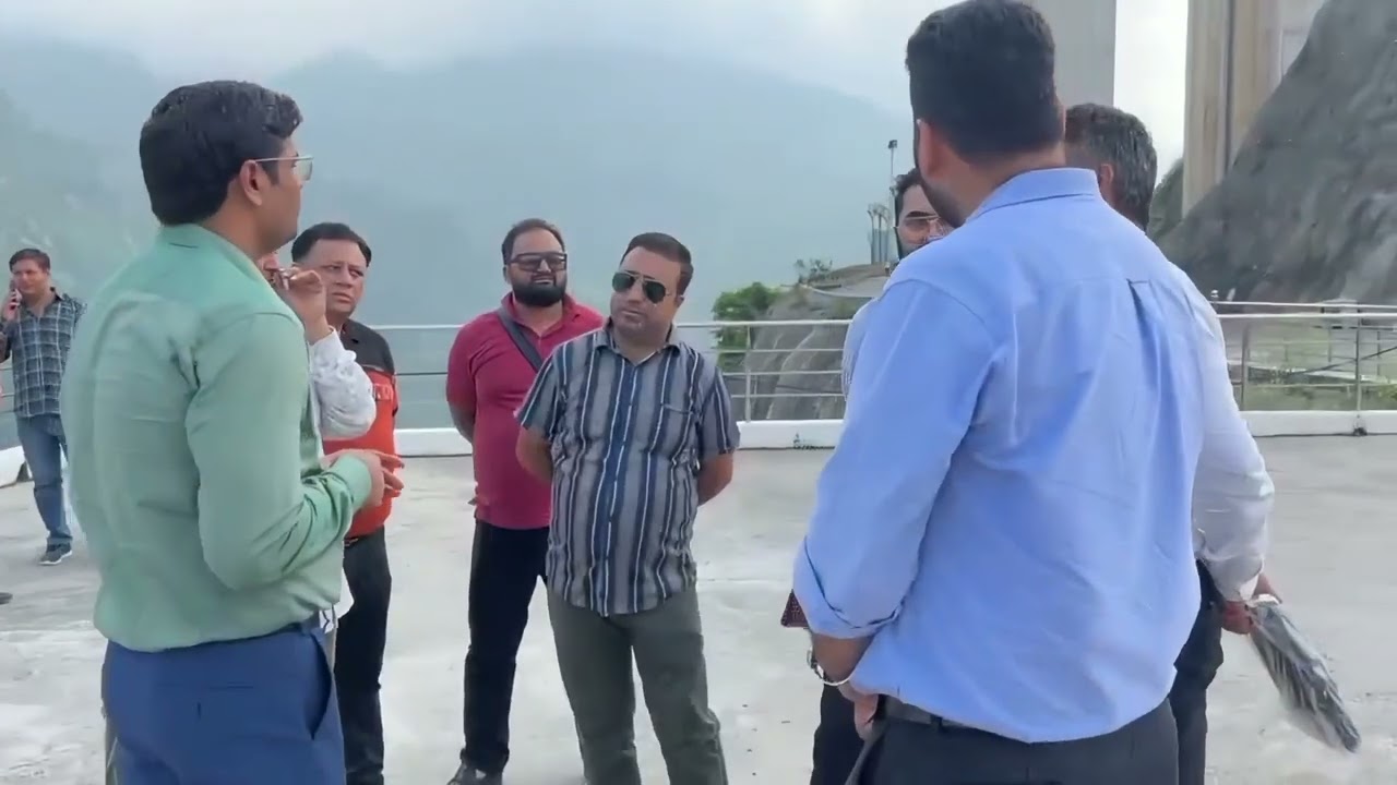 जब काम के साथी बन जाएं सफर के साथी — चेनाब ट्रिप की खूबसूरत यादें ✨