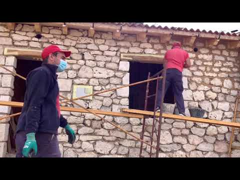 Video: ¿Cómo se repara un muro de piedra de mortero?