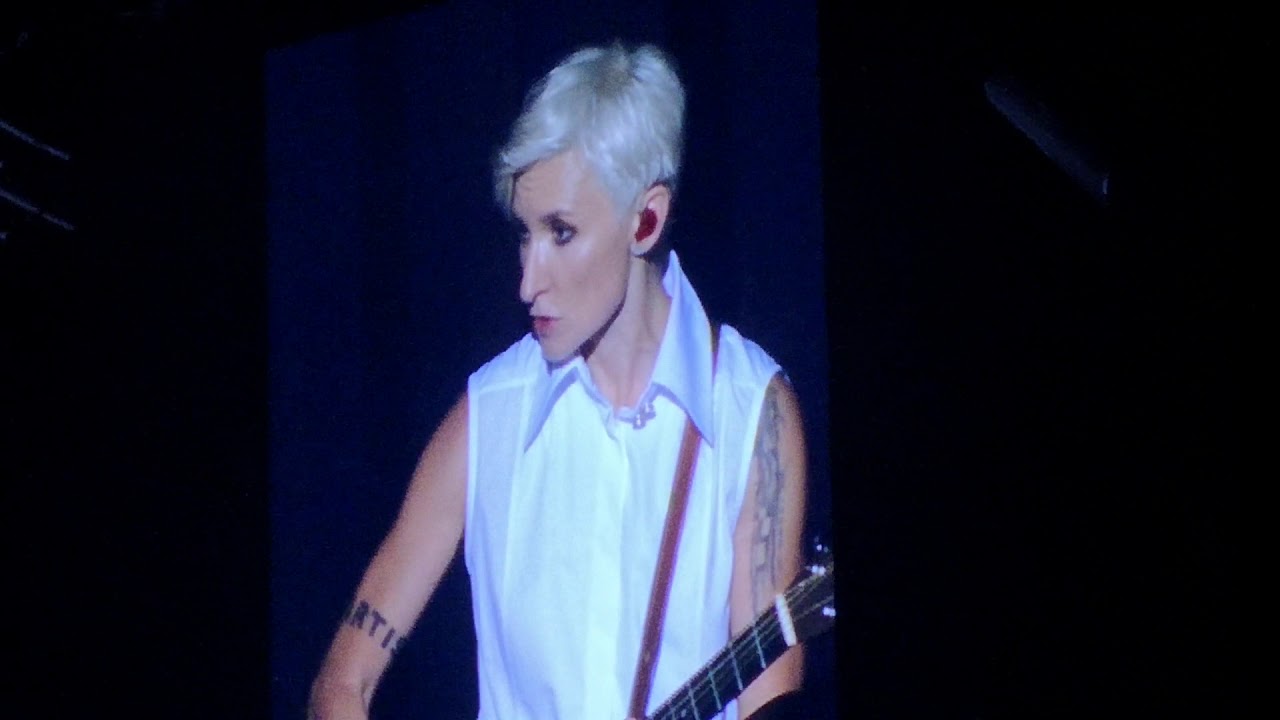 морячок индиго арбенина. арбенина морячок. арбенина ты дарила мне розы. диана арбенина морячок. морячок клип съемки ночные снайперы.