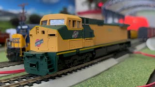 Unboxing A Athearn Bluebox C&NW Dash 9