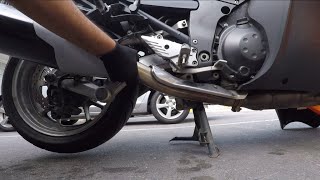 2011 Kawasaki Concours 14: Stock Muffler Removal