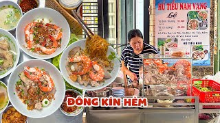 Download Lagu A bowl of Phnom Penh-style noodle soup costs only 50,000 VND, yet everyone who eats it praises it... MP3