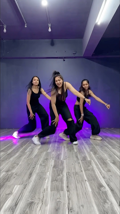 Chikni Chameli 🥵. #explore #dance #chiknichamelisong