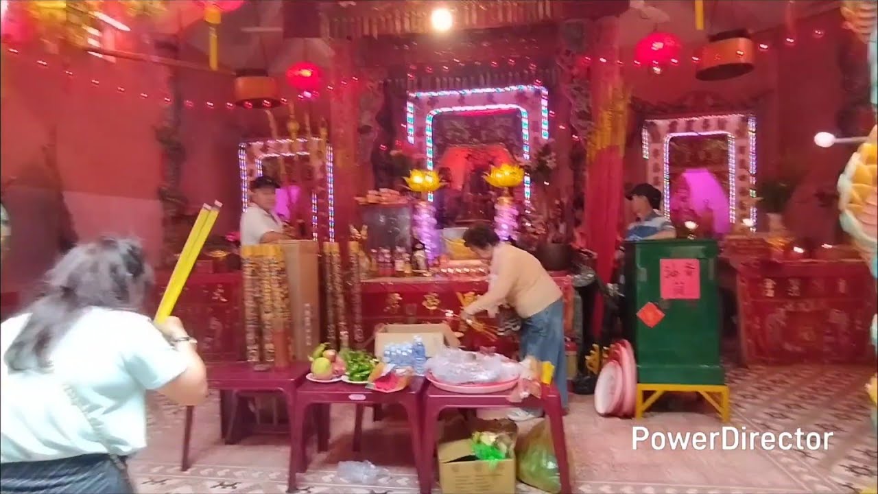 28/02/2026 Chợ Lớn. (2) Buổi sáng tôi và gia đình về Gò Công đi cúng Ông. Người kể: Vương Khánh Hưng