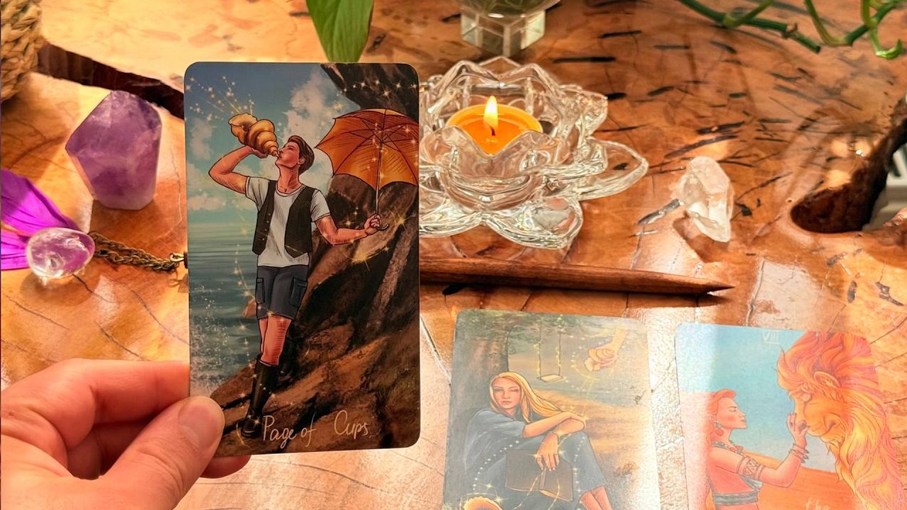 فال تاروت مرلین -  شخص مورد نظر راجب شما چی فکر میکنه؟