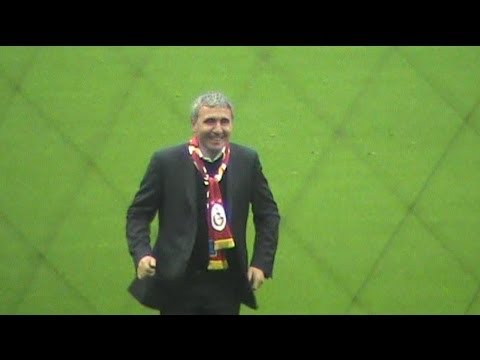 Gheorghe Hagi Arena'da Tribünlere Koşuyor!