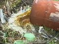 0297 Падение железной бочки с водой