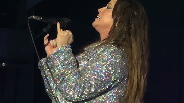 Alanis Morissette - Smiling (Live at We Can Survive LA, 10/22/22) (4K HDR, HQ Audio, 1st Row)