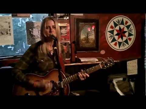 Cindy Lee Berryhill - "Radio Astronomy" at Banjo J...