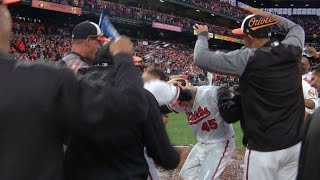 Trumbo Smashes A Walk-Off Homer In The 11Th