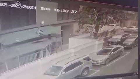 Cận cảnh anh Nguyễn Ngọc Mạnh cứu bé gái rơi từ tầng 12!