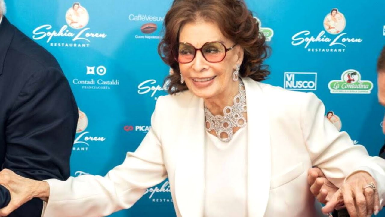 SOPHIA LOREN INAUGURA RISTORANTE COL SUO NOME