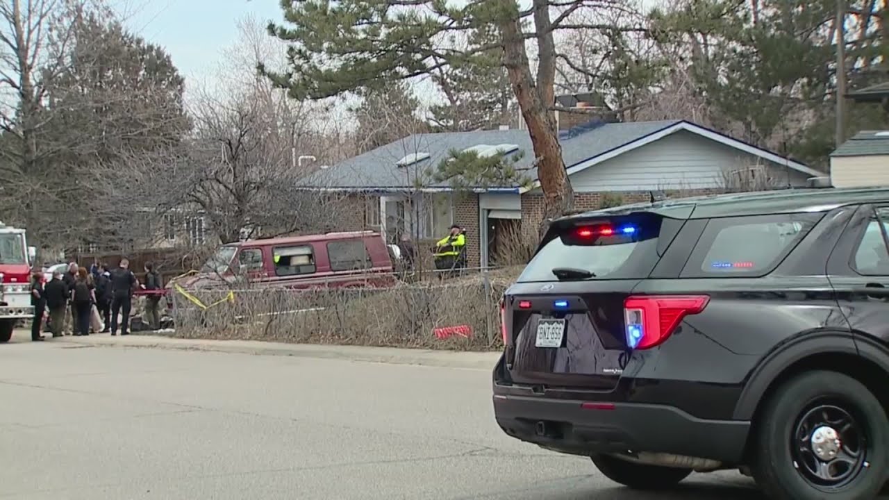 1 killed in Boulder house fire - YouTube