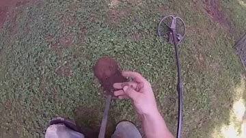 Metal Detecting Virgin Yard, Live Silver Digs, Minelab Etrac